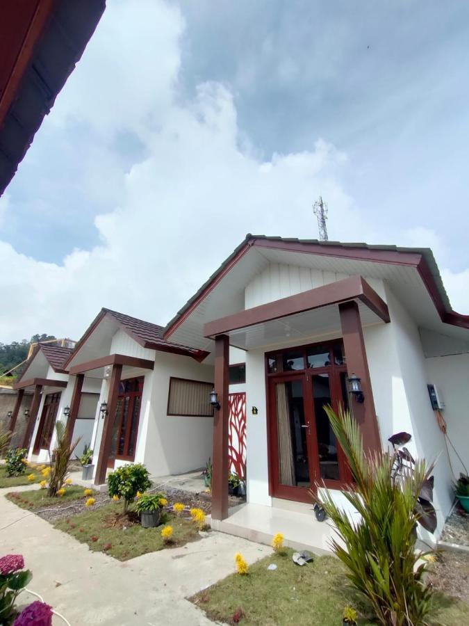 Villa Madinna Dieng Diyeng Εξωτερικό φωτογραφία